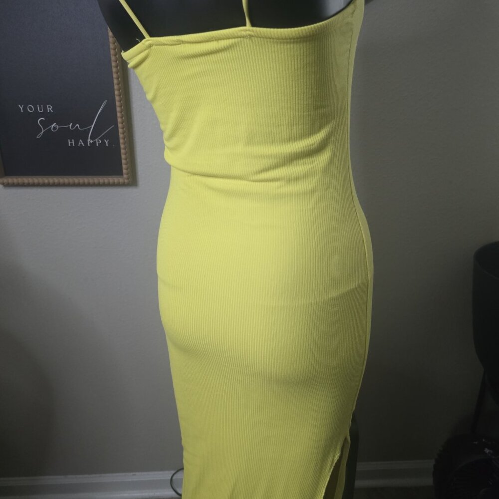 ๐ Yellow Ribbed Maxi Dress | Side Slit | Rue21 | Size Small - Picture 4 of 4